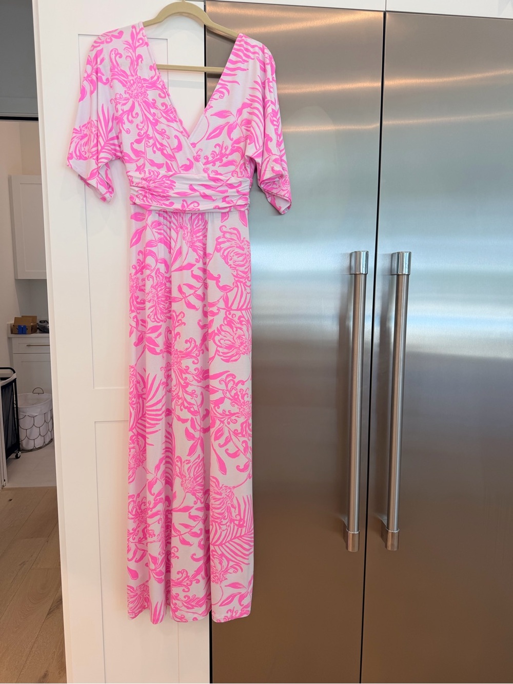 Lilly Pulitzer pink/white maxi dress XS
LIKE NEW